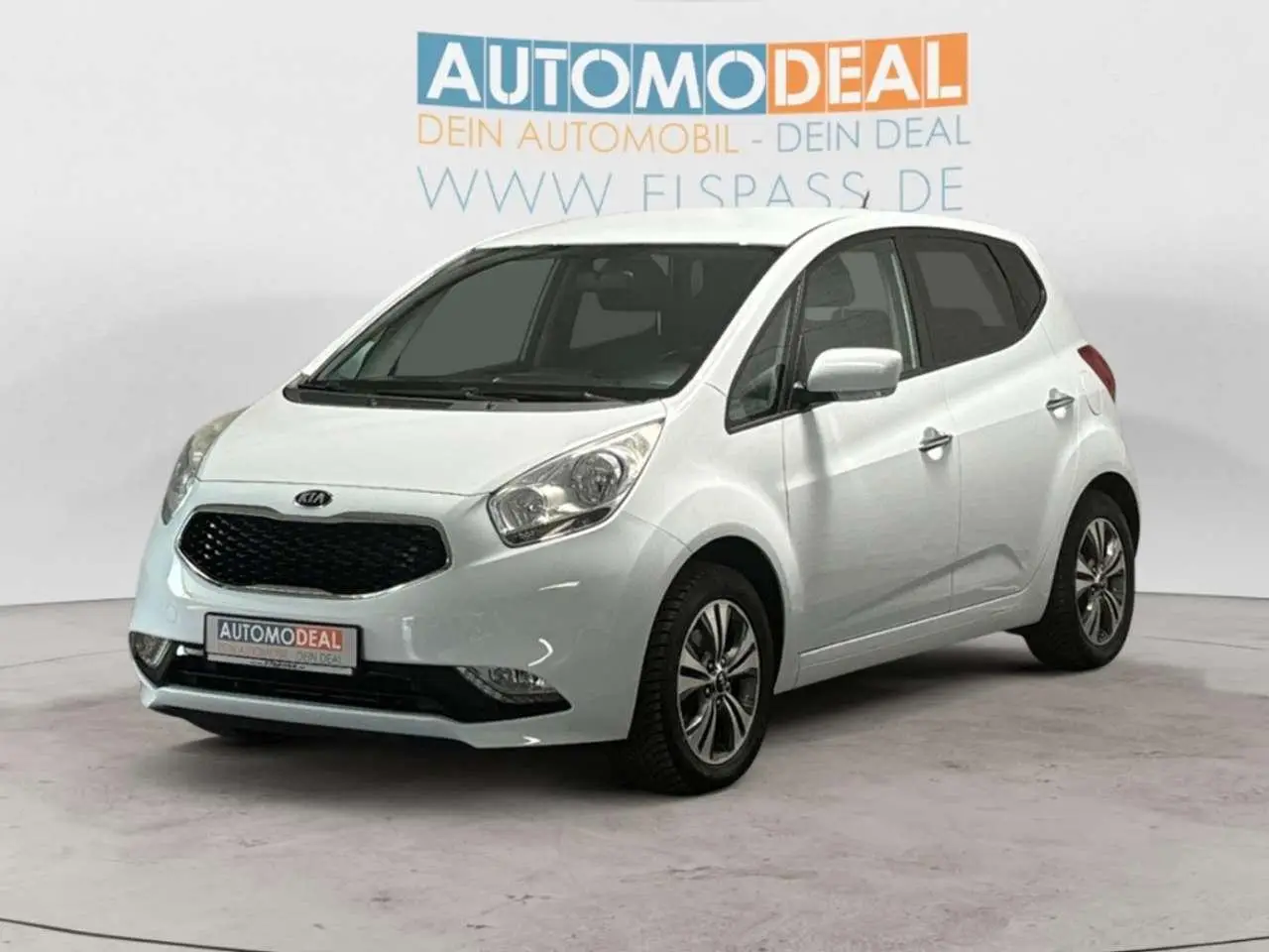 Photo 1 : Kia Venga 2015 Petrol