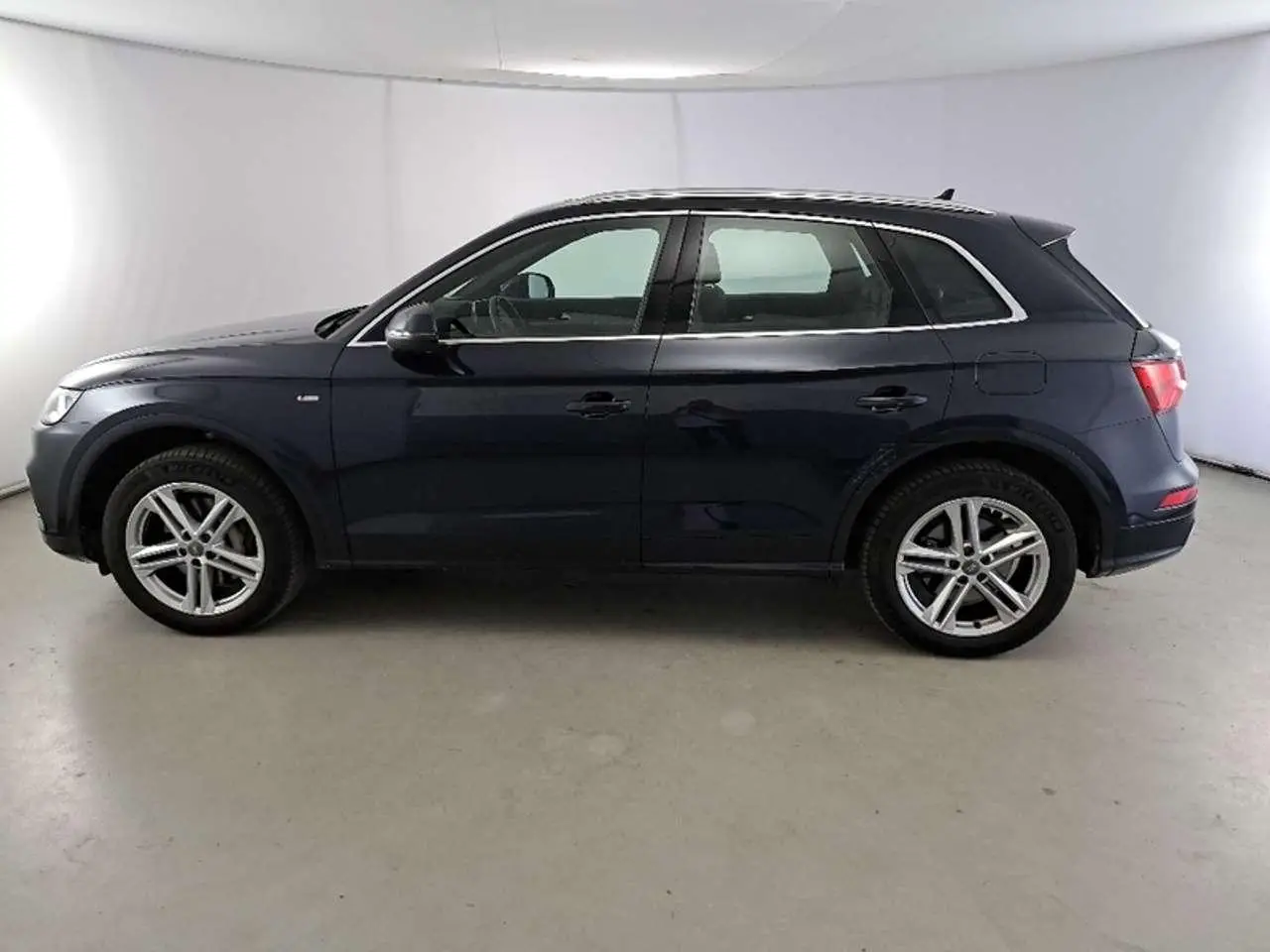 Photo 1 : Audi Q5 2020 Hybrid