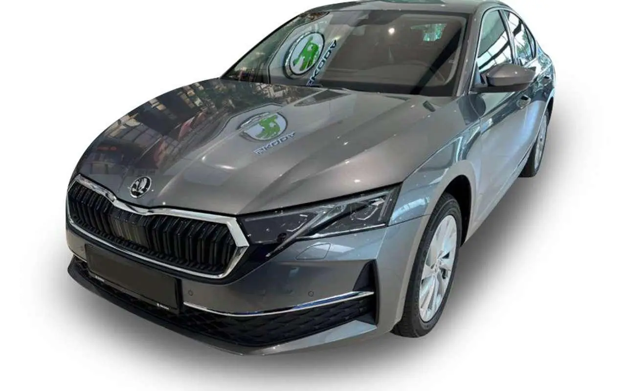 Photo 1 : Skoda Octavia 2024 Petrol