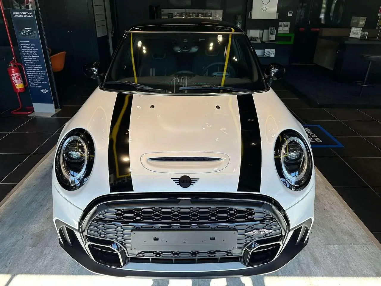 Photo 1 : Mini Cooper 2024 Petrol