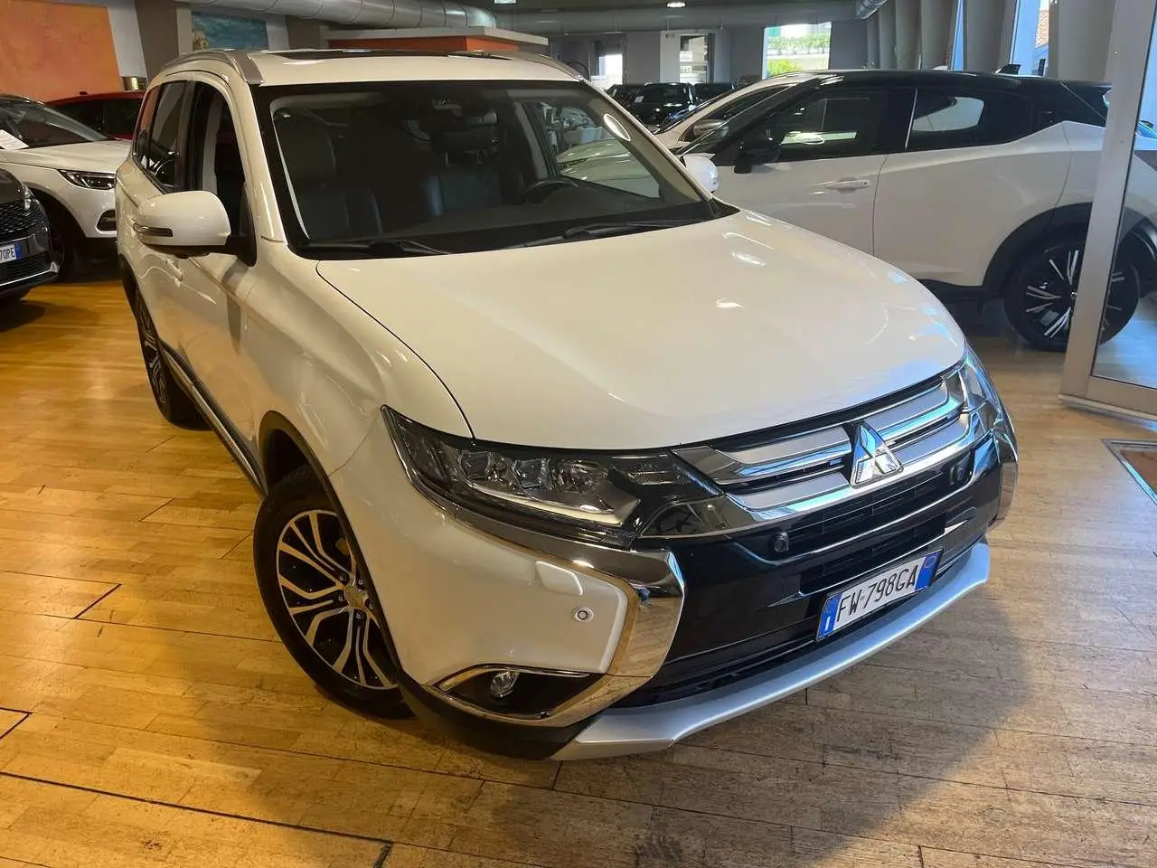 Photo 1 : Mitsubishi Outlander 2019 Diesel