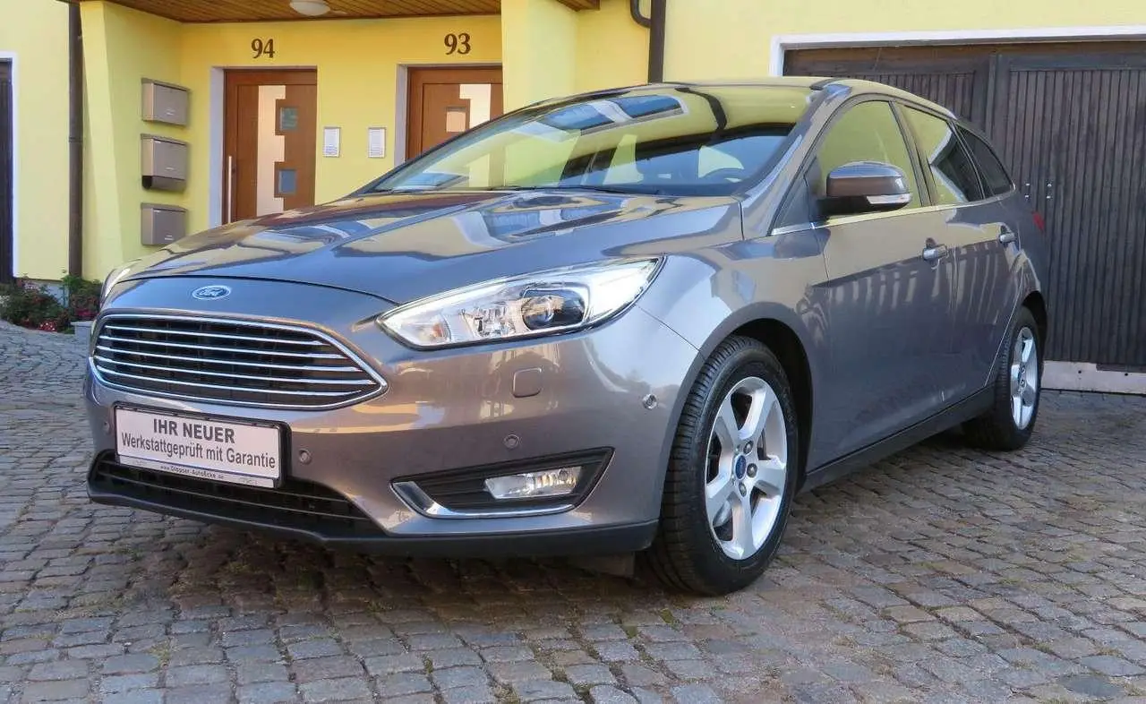 Photo 1 : Ford Focus 2015 Petrol