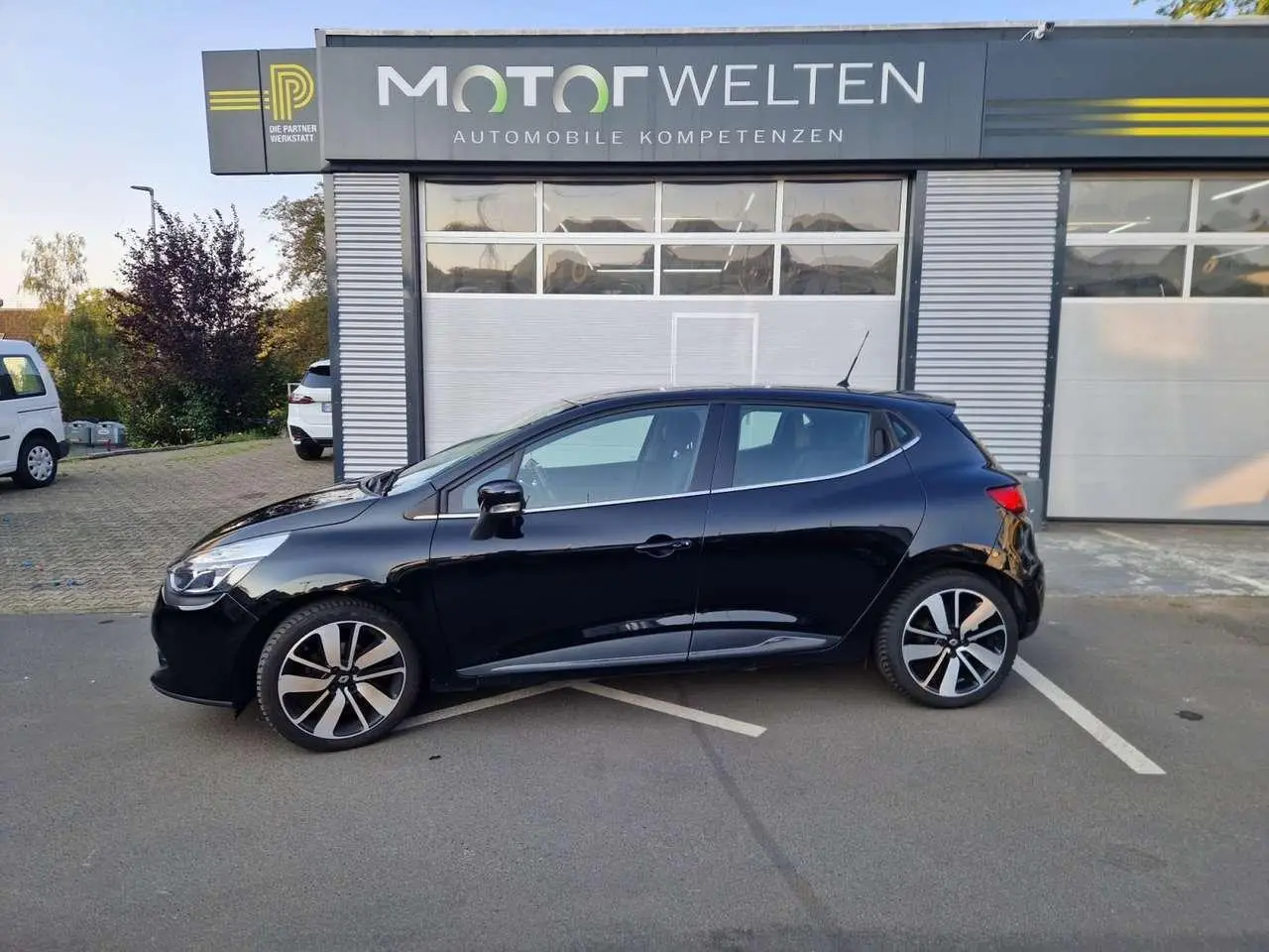 Photo 1 : Renault Clio 2015 Petrol