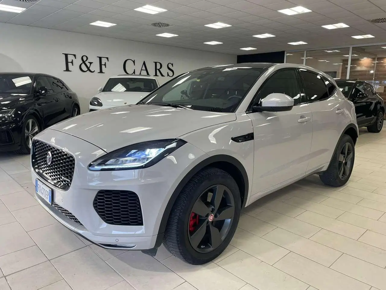 Photo 1 : Jaguar E-pace 2019 Diesel