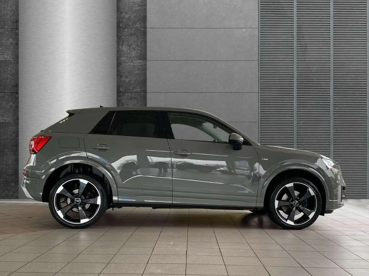 Photo 1 : Audi Q2 2020 Petrol