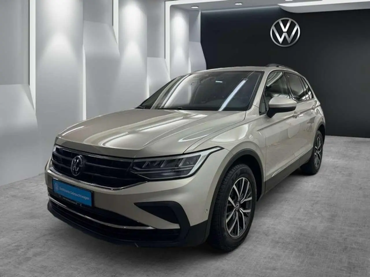 Photo 1 : Volkswagen Tiguan 2023 Petrol