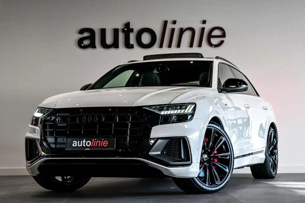 Photo 1 : Audi Q8 2021 Hybrid