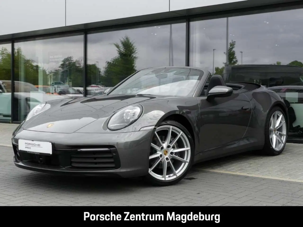 Photo 1 : Porsche 992 2023 Essence