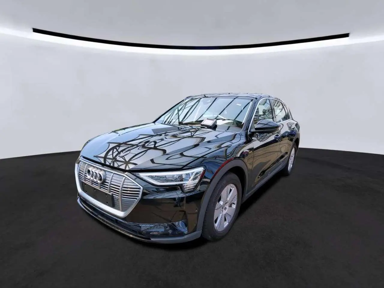 Photo 1 : Audi E-tron 2021 Electric