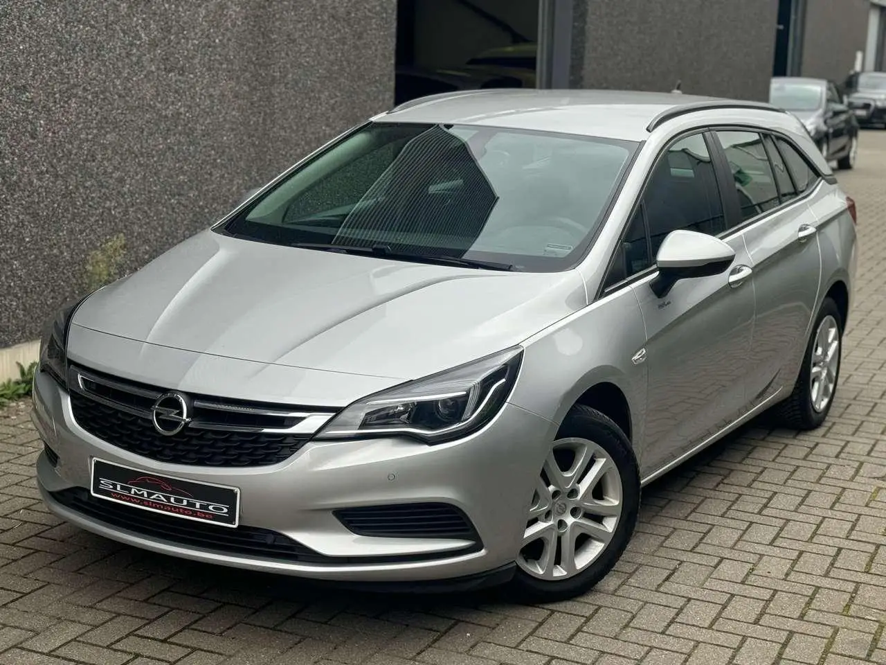 Photo 1 : Opel Astra 2019 Petrol