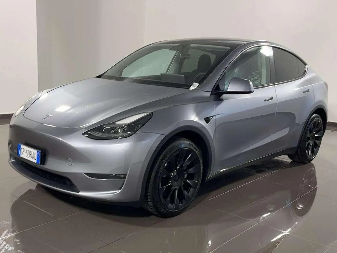 Photo 1 : Tesla Model Y 2023 Électrique