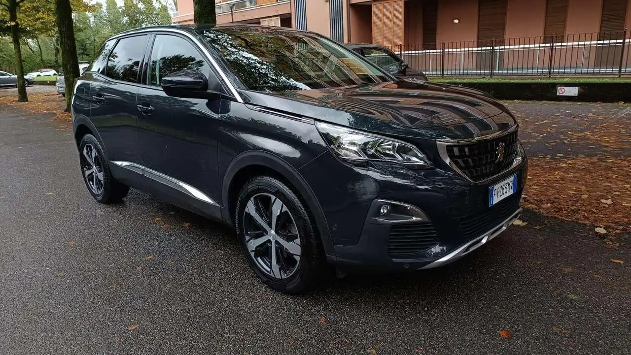 Photo 1 : Peugeot 3008 2019 Petrol