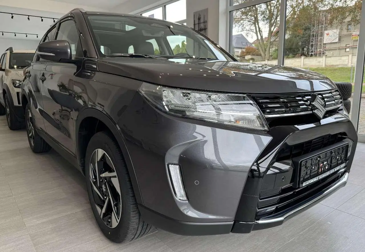 Photo 1 : Suzuki Vitara 2024 Petrol