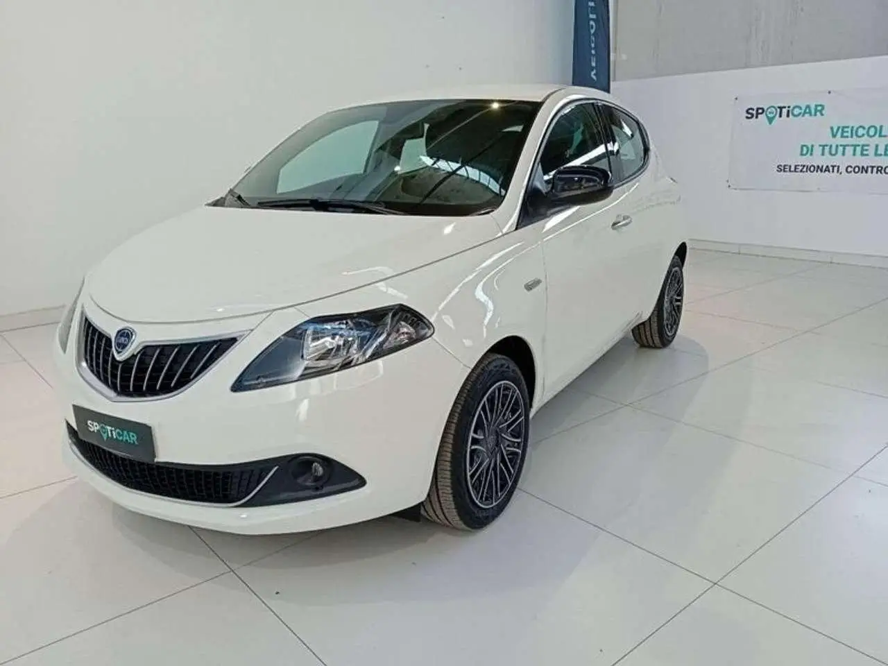 Photo 1 : Lancia Ypsilon 2023 Hybride