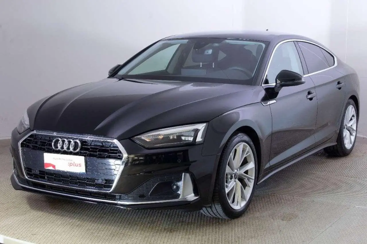 Photo 1 : Audi A5 2023 Hybrid