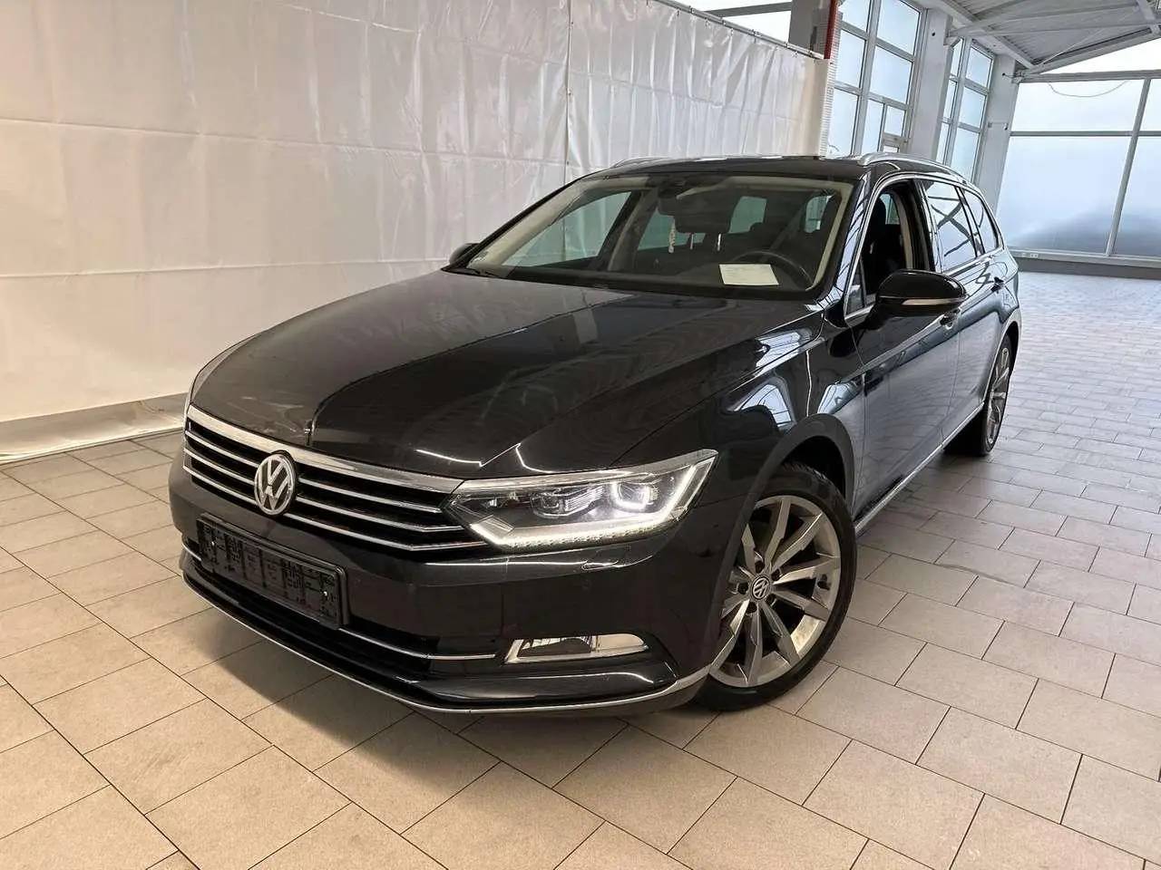 Photo 1 : Volkswagen Passat 2018 Petrol