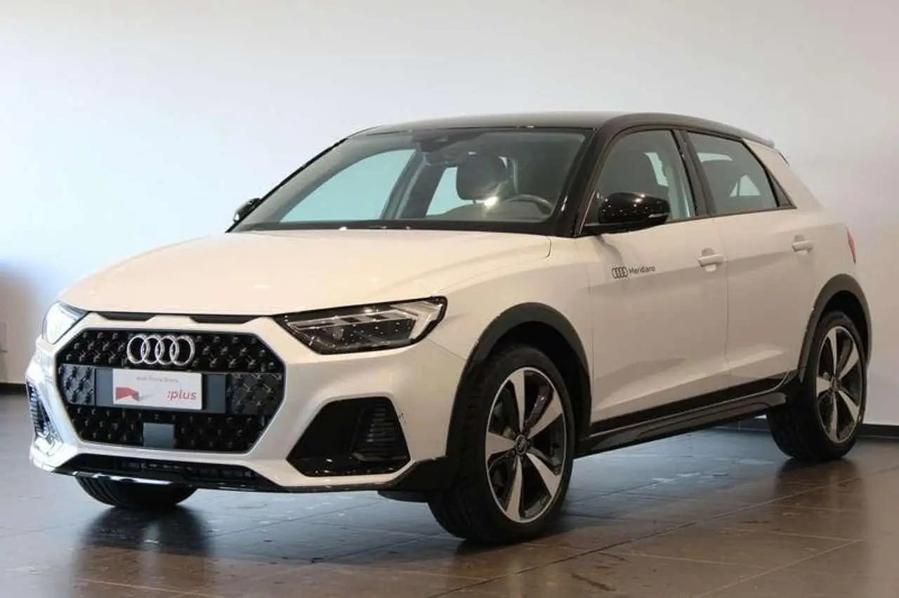 Photo 1 : Audi A1 2023 Essence