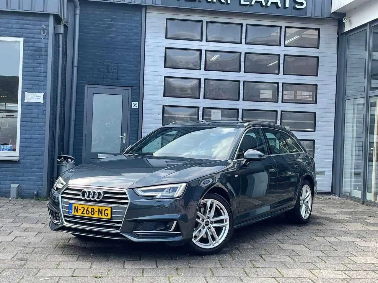 Photo 1 : Audi A4 2017 Petrol