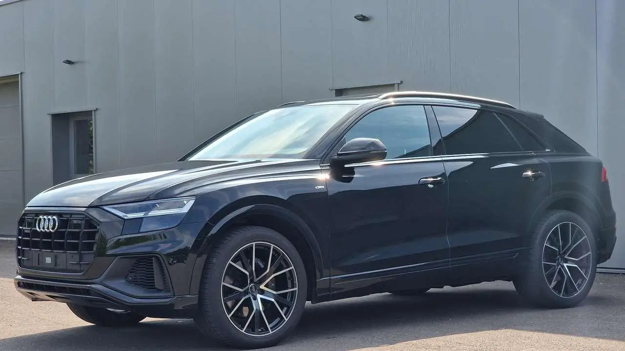 Photo 1 : Audi Q8 2018 Diesel