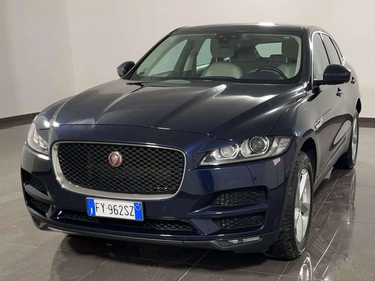 Photo 1 : Jaguar F-pace 2019 Diesel