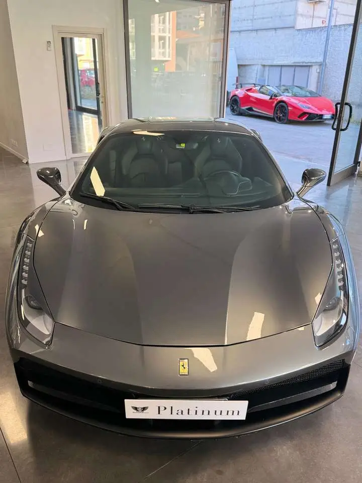 Photo 1 : Ferrari 488 2018 Petrol