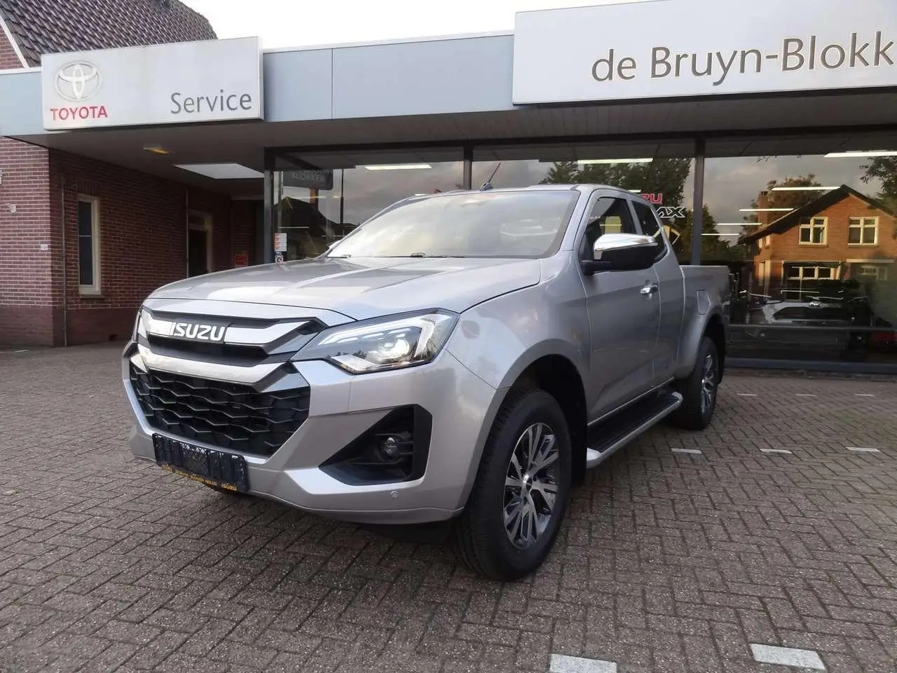 Photo 1 : Toyota Hilux 2024 Diesel