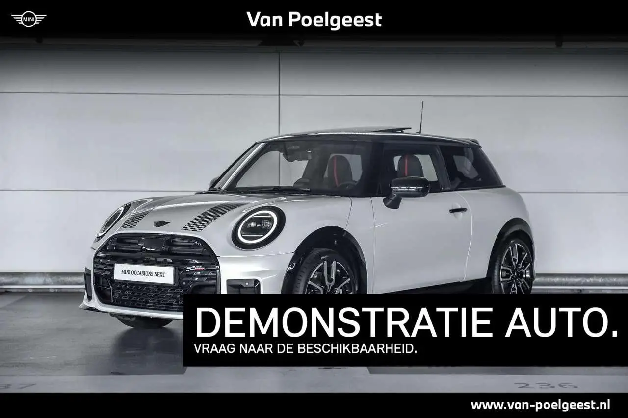 Photo 1 : Mini Cooper 2024 Petrol