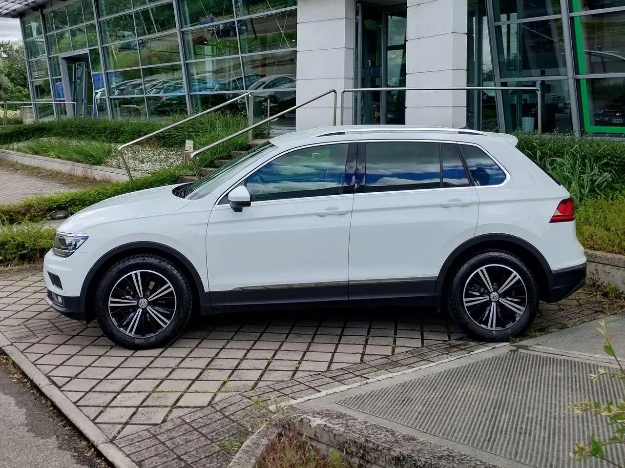 Photo 1 : Volkswagen Tiguan 2020 Essence