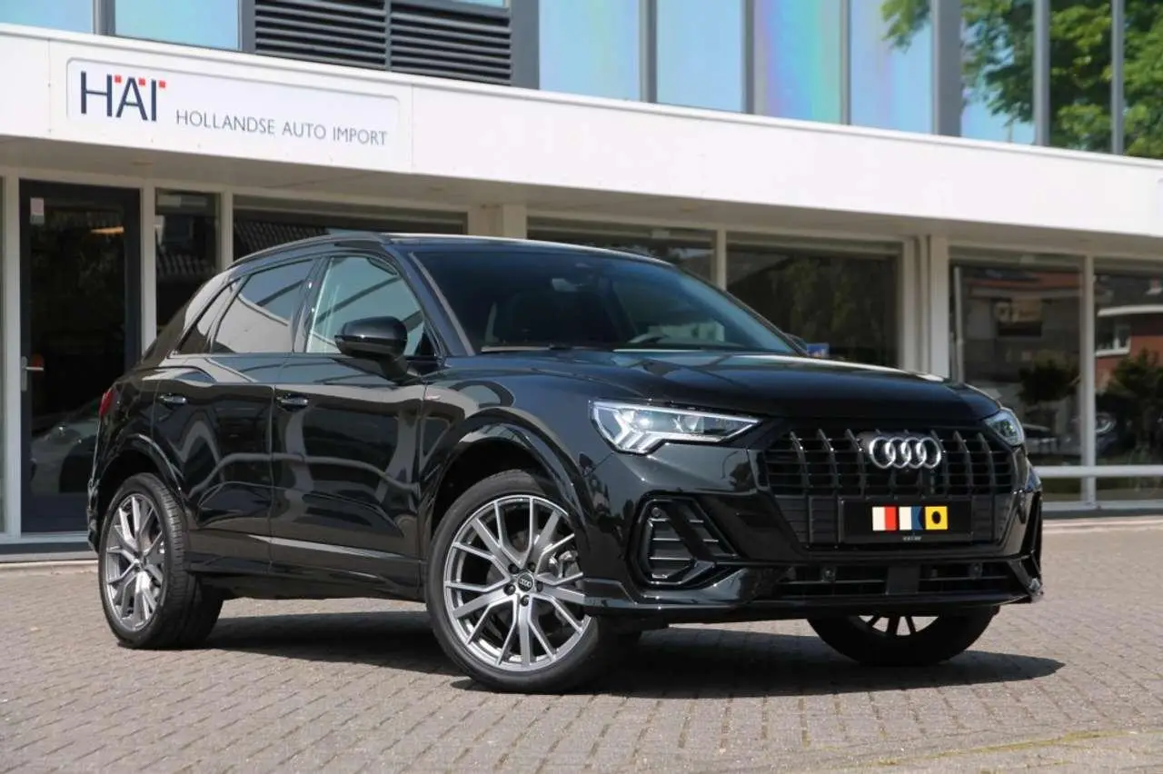 Photo 1 : Audi Q3 2022 Hybride