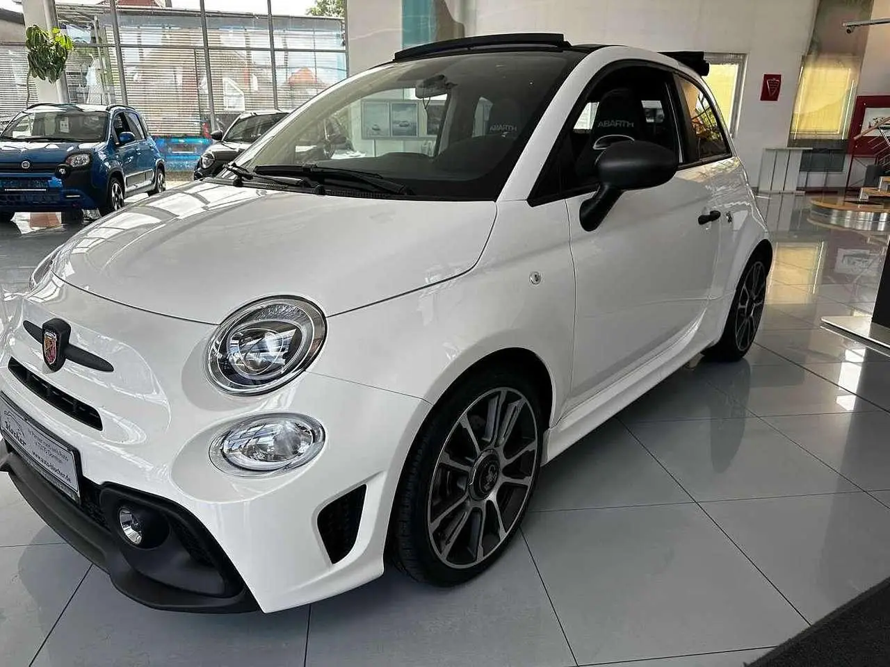 Photo 1 : Abarth 595 2024 Essence