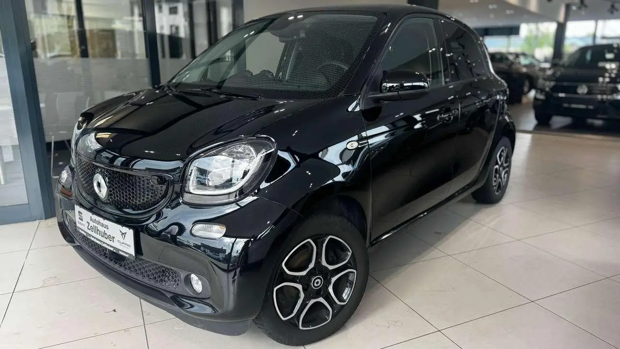 Photo 1 : Smart Forfour 2018 Petrol