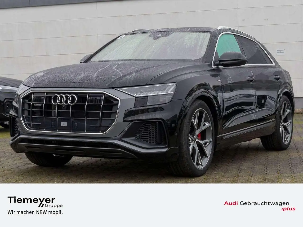 Photo 1 : Audi Q8 2023 Essence