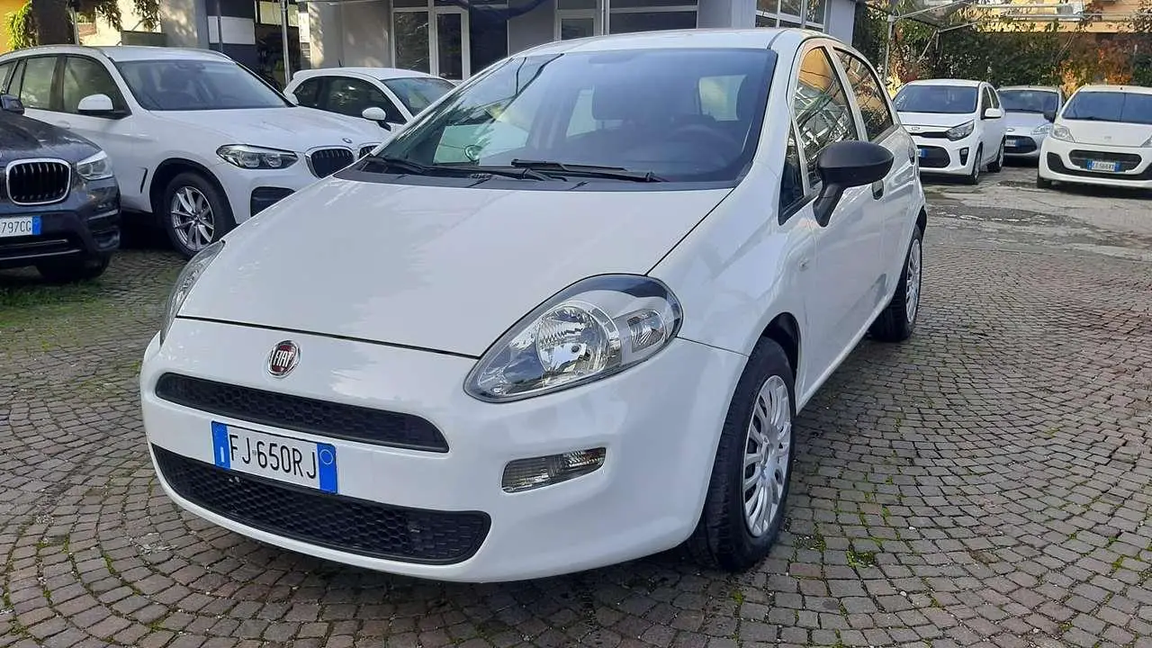 Photo 1 : Fiat Punto 2017 Essence