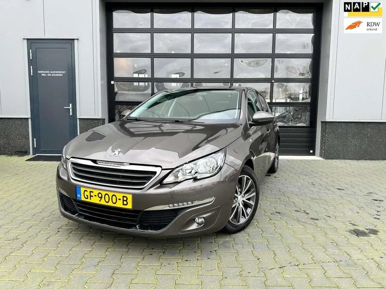 Photo 1 : Peugeot 308 2015 Petrol