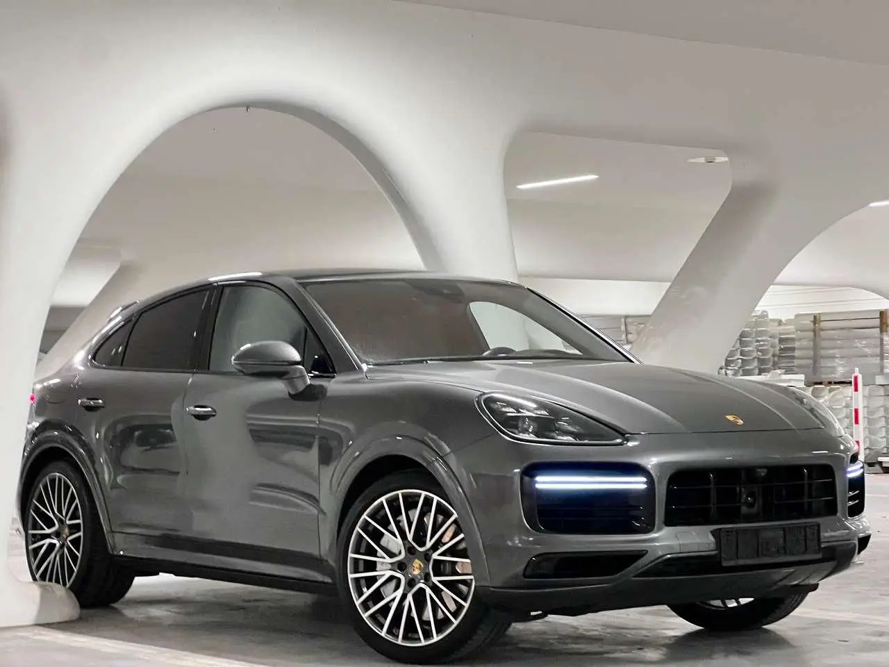 Photo 1 : Porsche Cayenne 2020 Essence