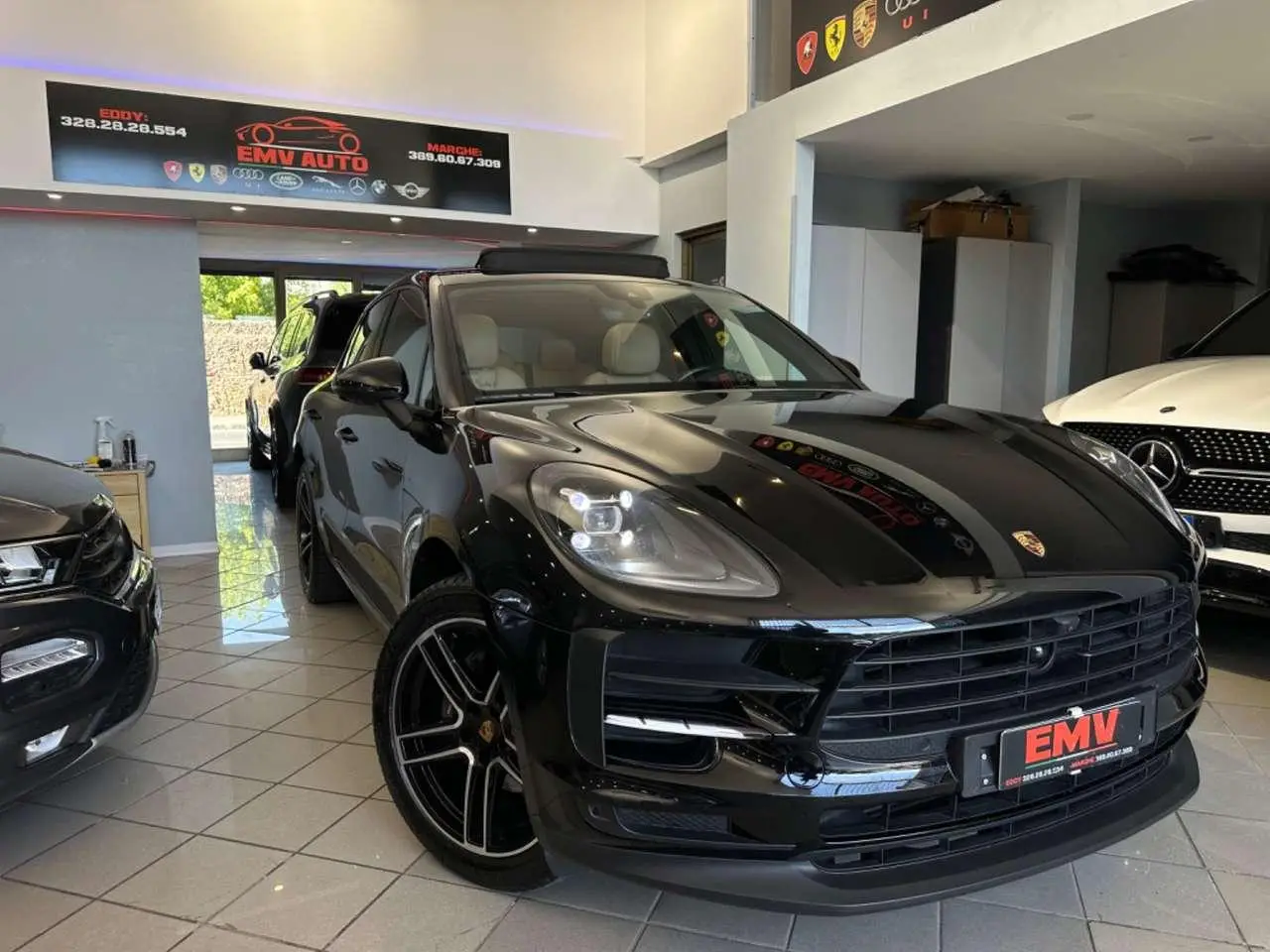 Photo 1 : Porsche Macan 2019 Petrol