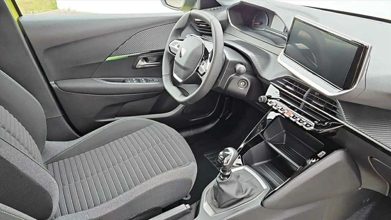 Photo 1 : Peugeot 208 2024 Essence