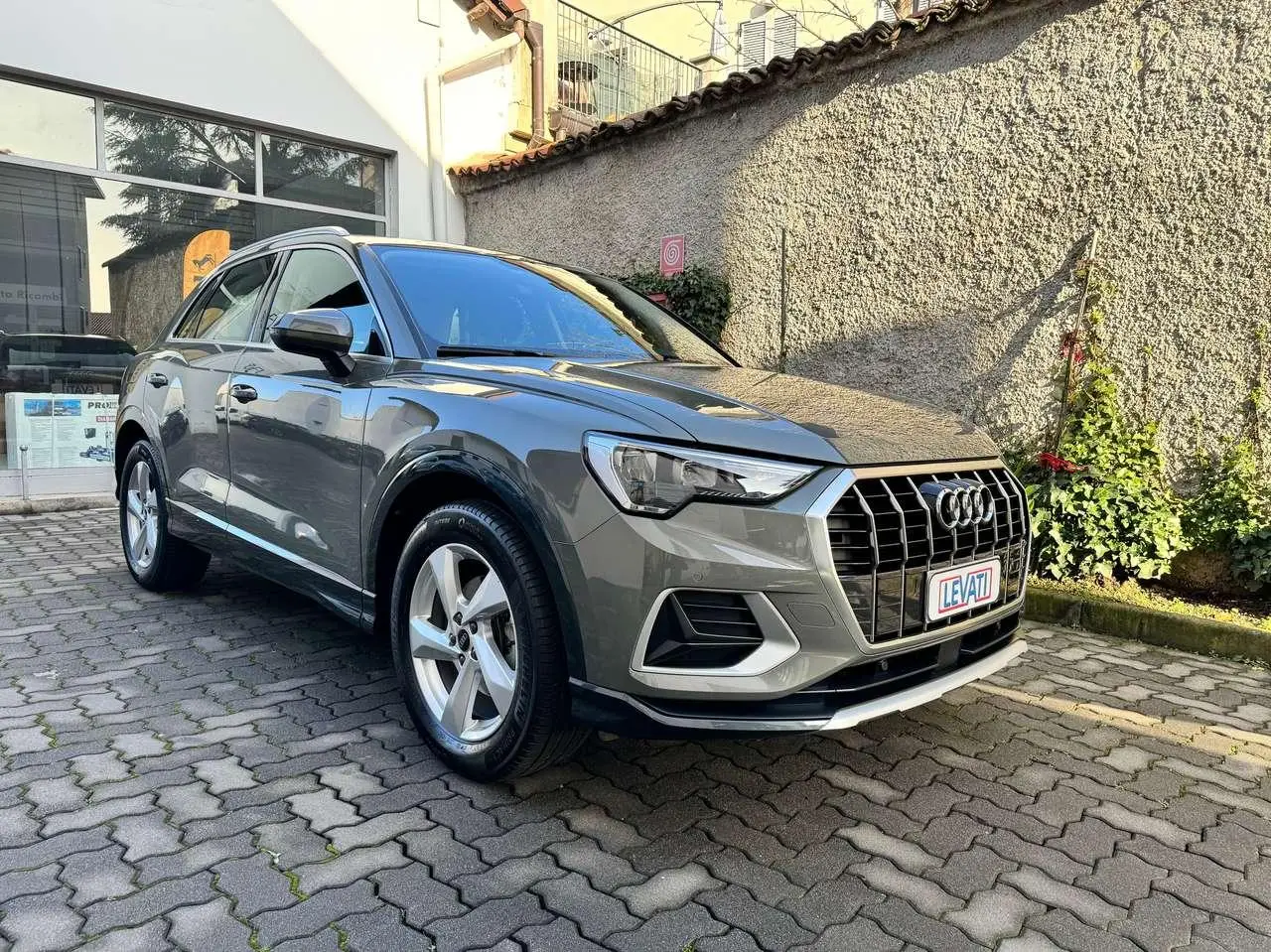 Photo 1 : Audi Q3 2021 Petrol