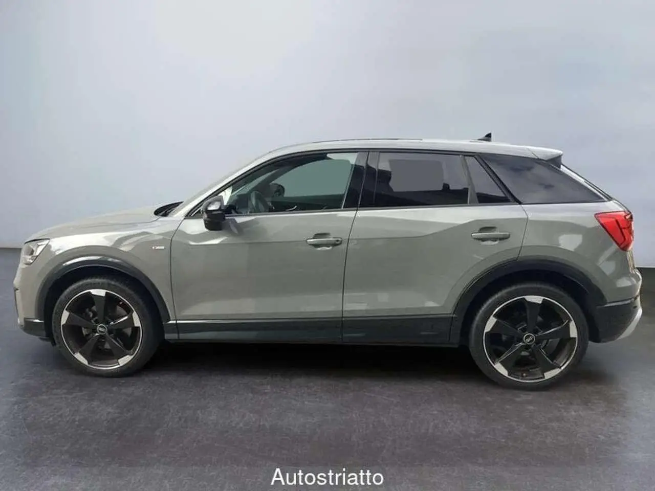 Photo 1 : Audi Q2 2020 Essence