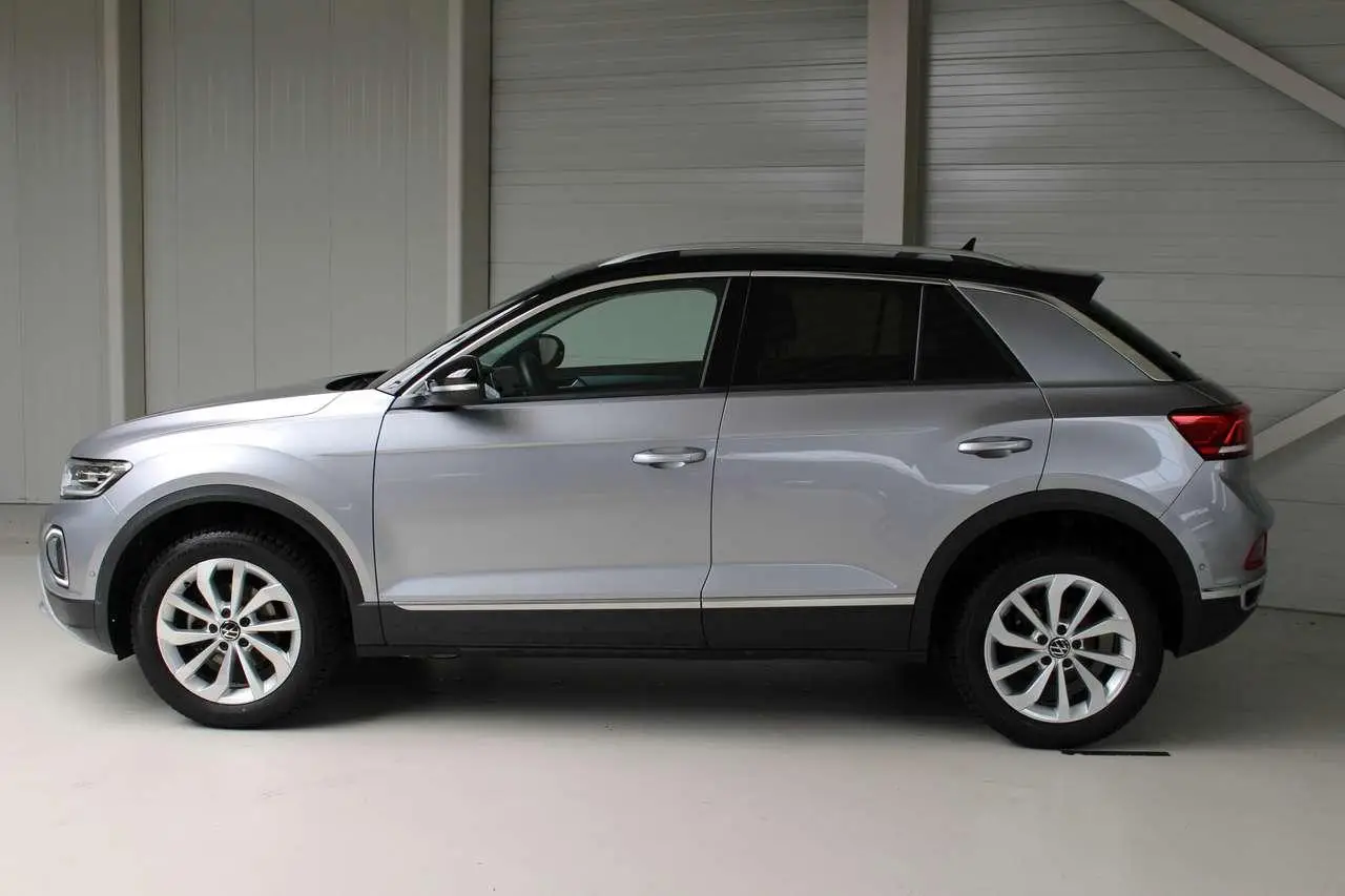 Photo 1 : Volkswagen T-roc 2023 Petrol