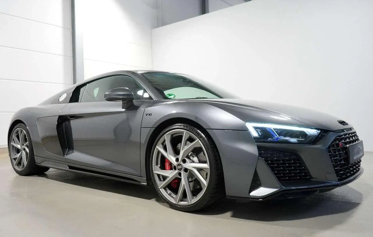 Photo 1 : Audi R8 2021 Petrol