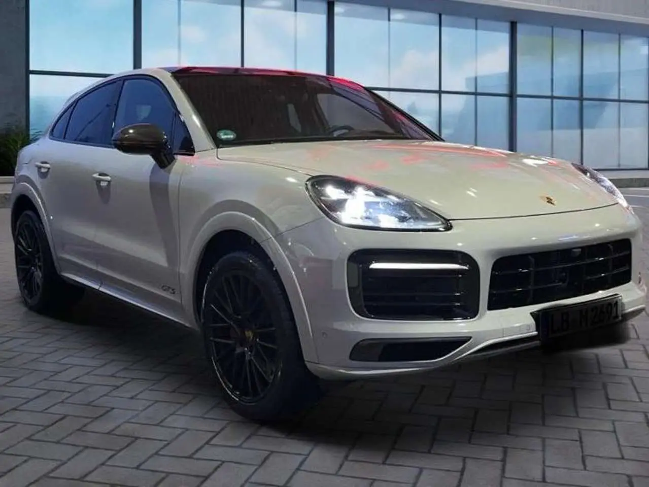 Photo 1 : Porsche Cayenne 2023 Petrol