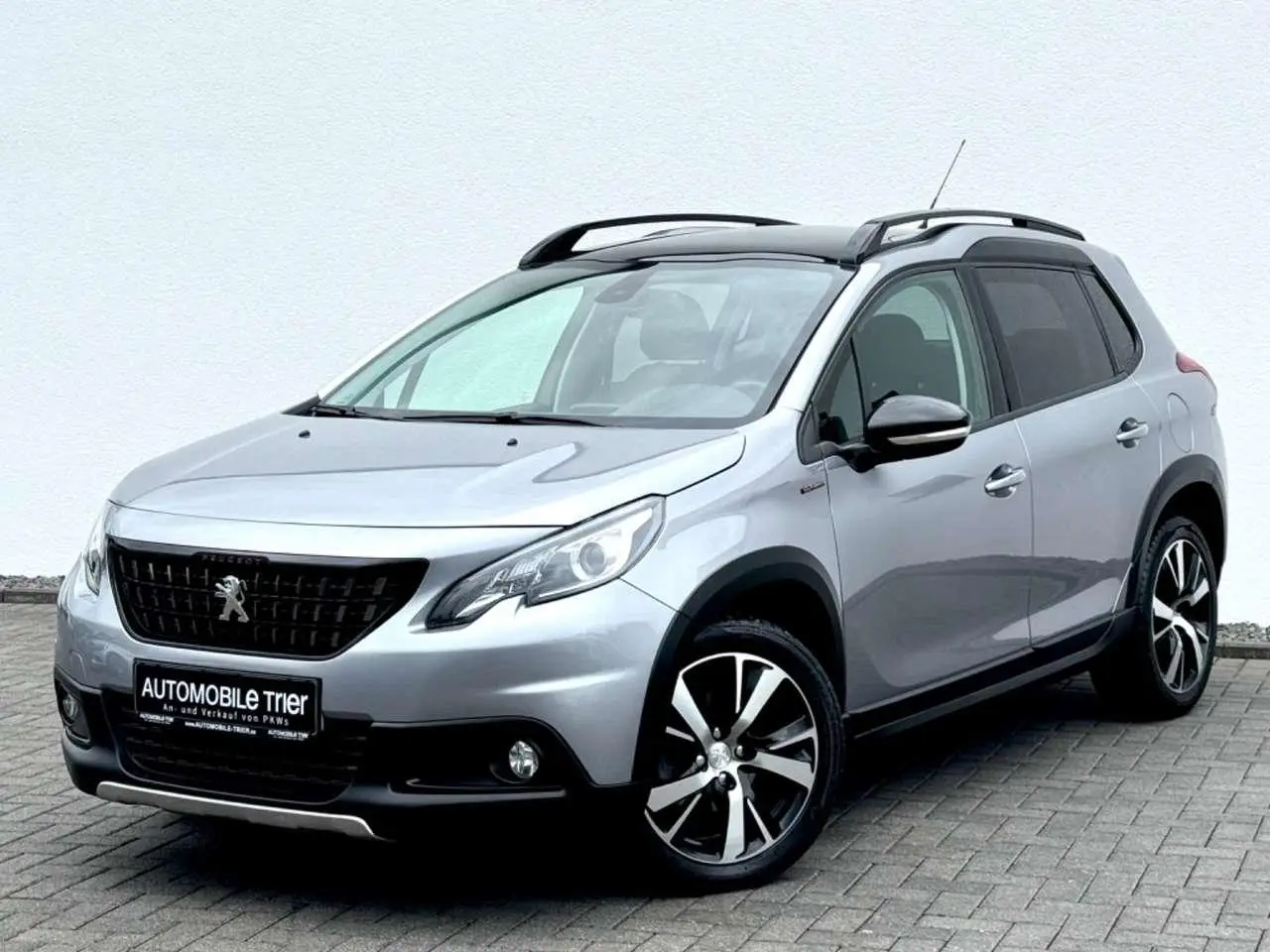 Photo 1 : Peugeot 2008 2017 Petrol