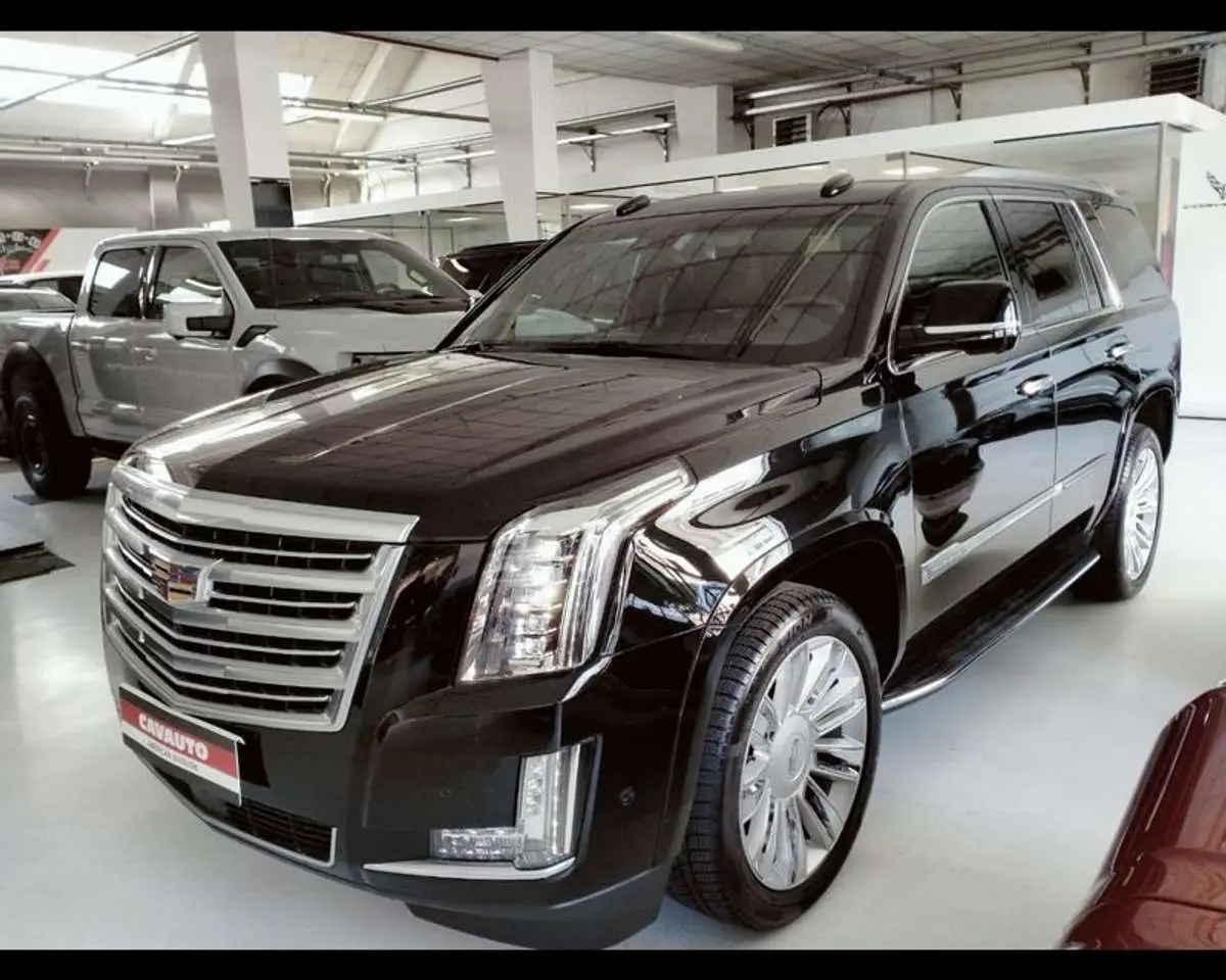 Photo 1 : Cadillac Escalade 2017 Petrol