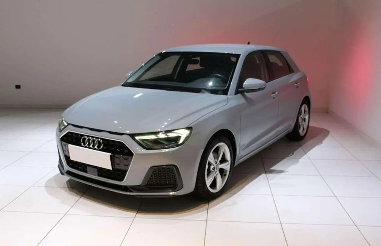 Photo 1 : Audi A1 2023 Petrol