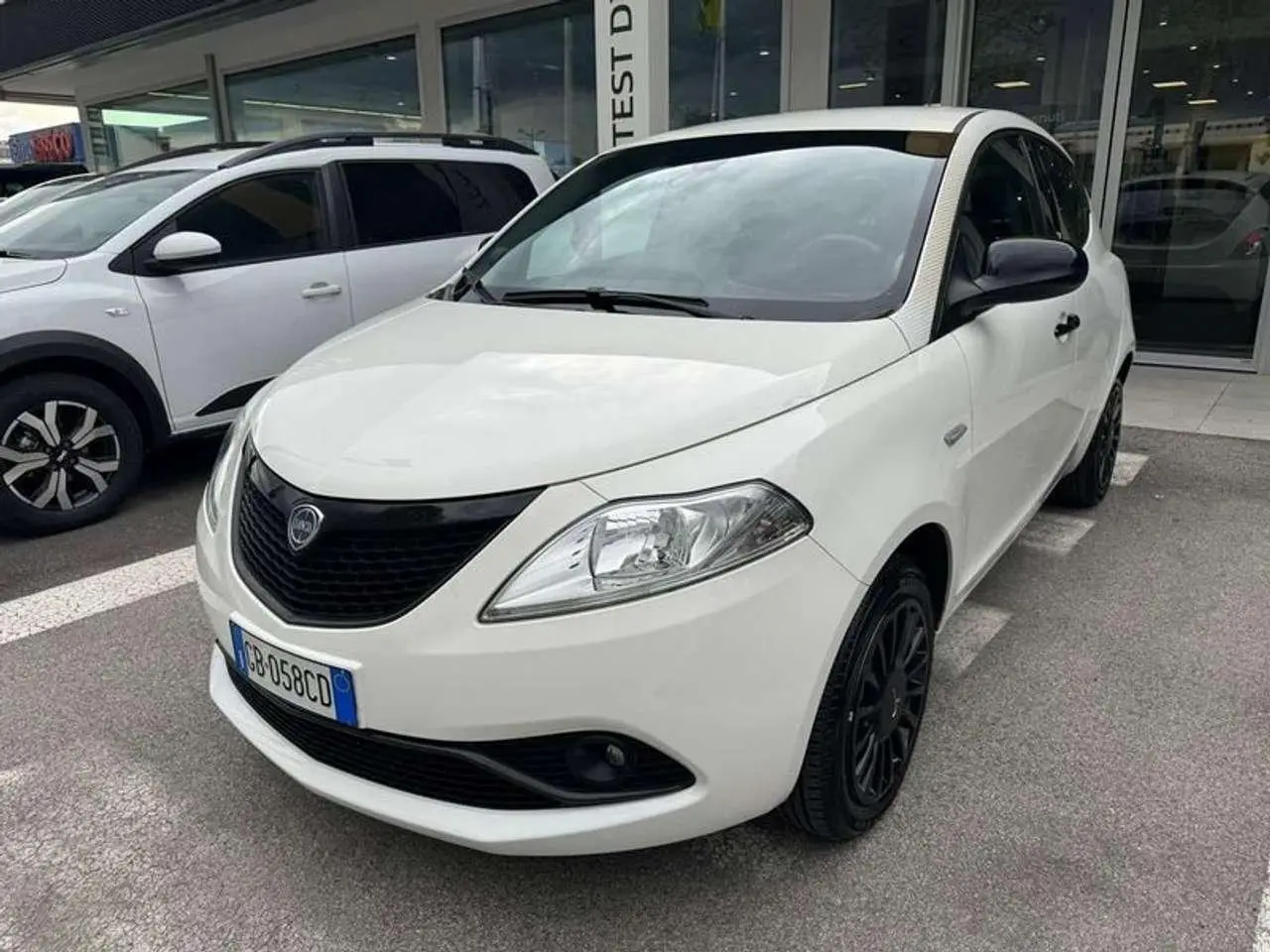 Photo 1 : Lancia Ypsilon 2020 Petrol