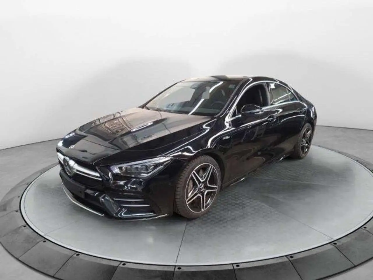 Photo 1 : Mercedes-benz Classe Cla 2021 Petrol