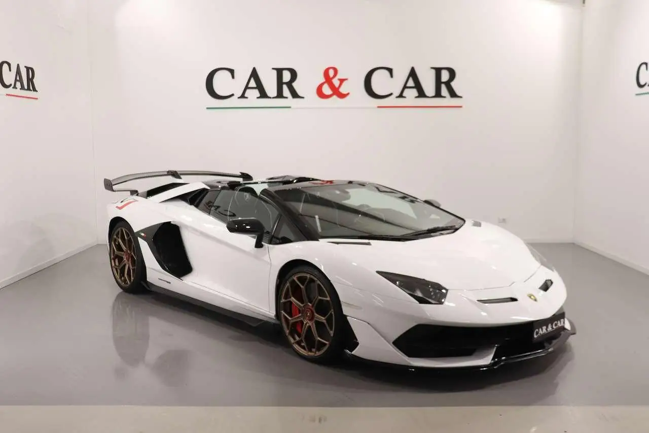 Photo 1 : Lamborghini Aventador 2021 Petrol