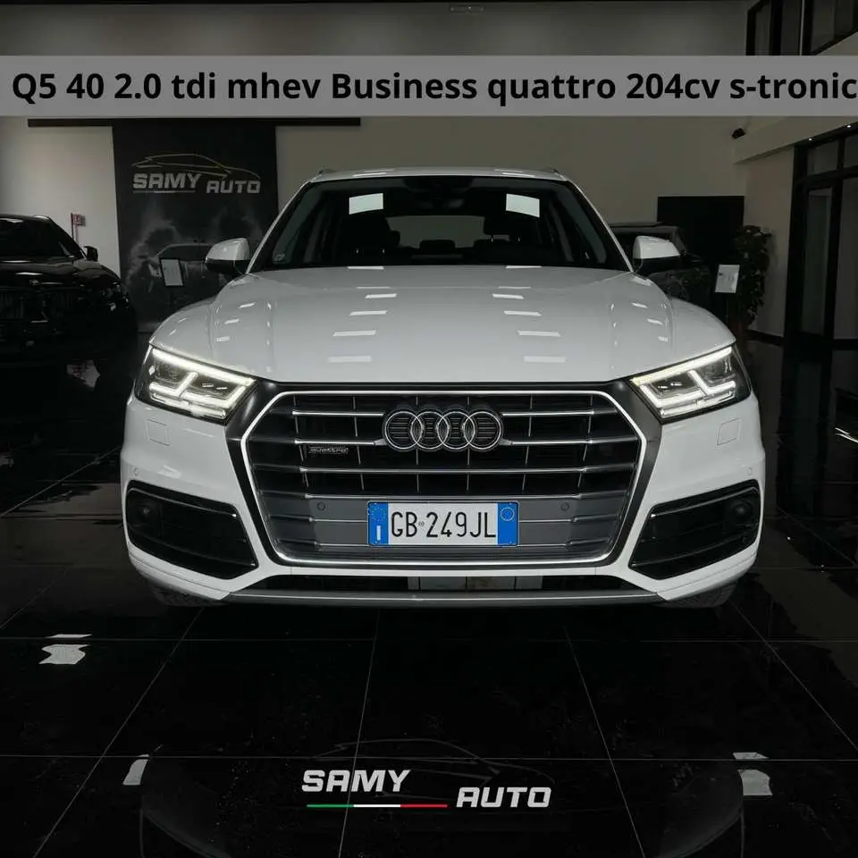 Photo 1 : Audi Q5 2020 Hybrid