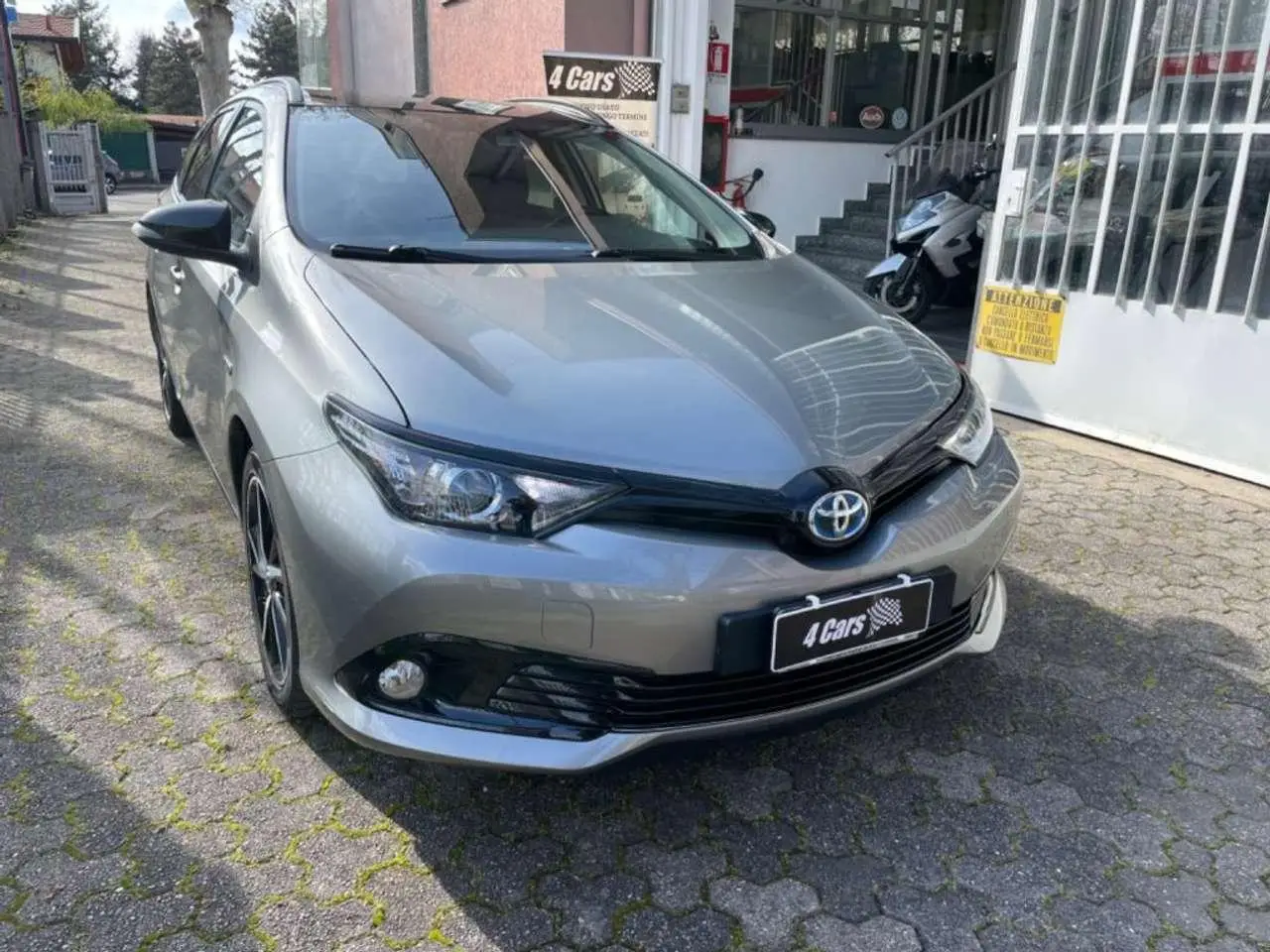 Photo 1 : Toyota Auris 2017 Hybride